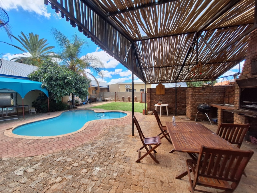 4 Bedroom Property for Sale in Rhodesdene Northern Cape